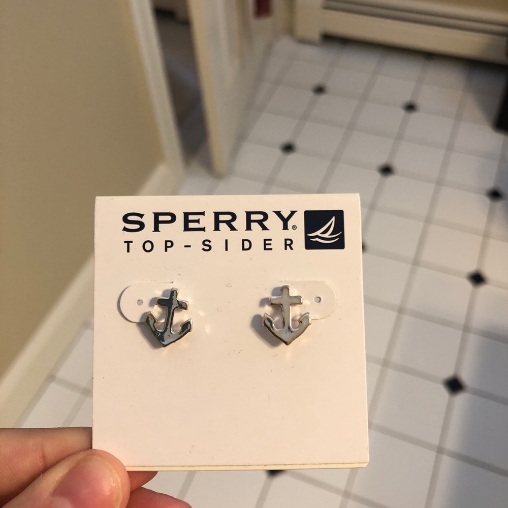 Silver anchor earring